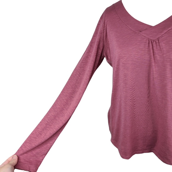 Kuhl long-sleeve v-neck mauve shirt women's size medium - Picture 6 of 15